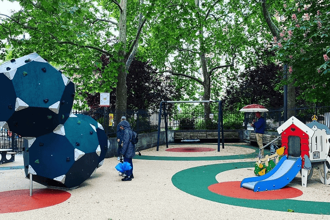 Area ludica rinnovata a Piazza San Cosimato