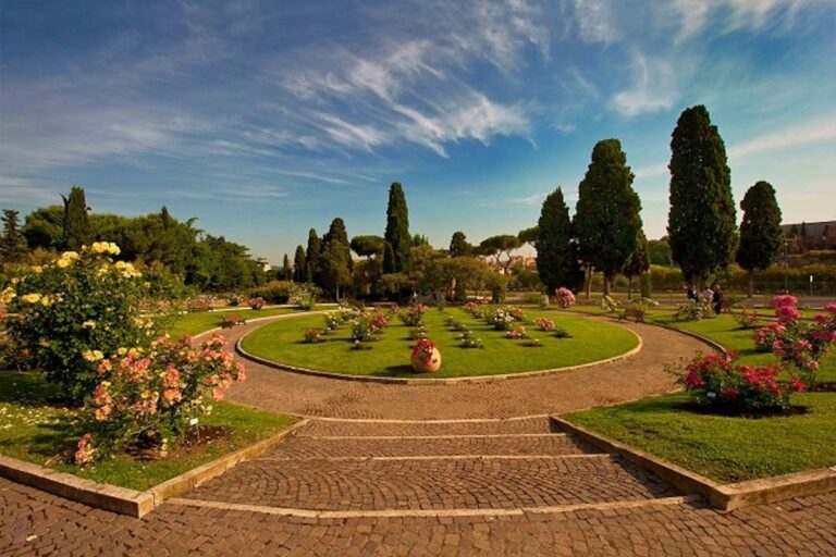 Roseto comunale di Roma, torna la fioritura autunnale