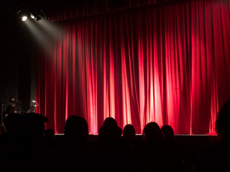 Dopo 16 anni il Teatro Valle riapre e torna alla collettività