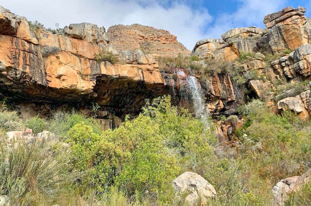 Cederberg-park-Kromrivier-cave-waterfall