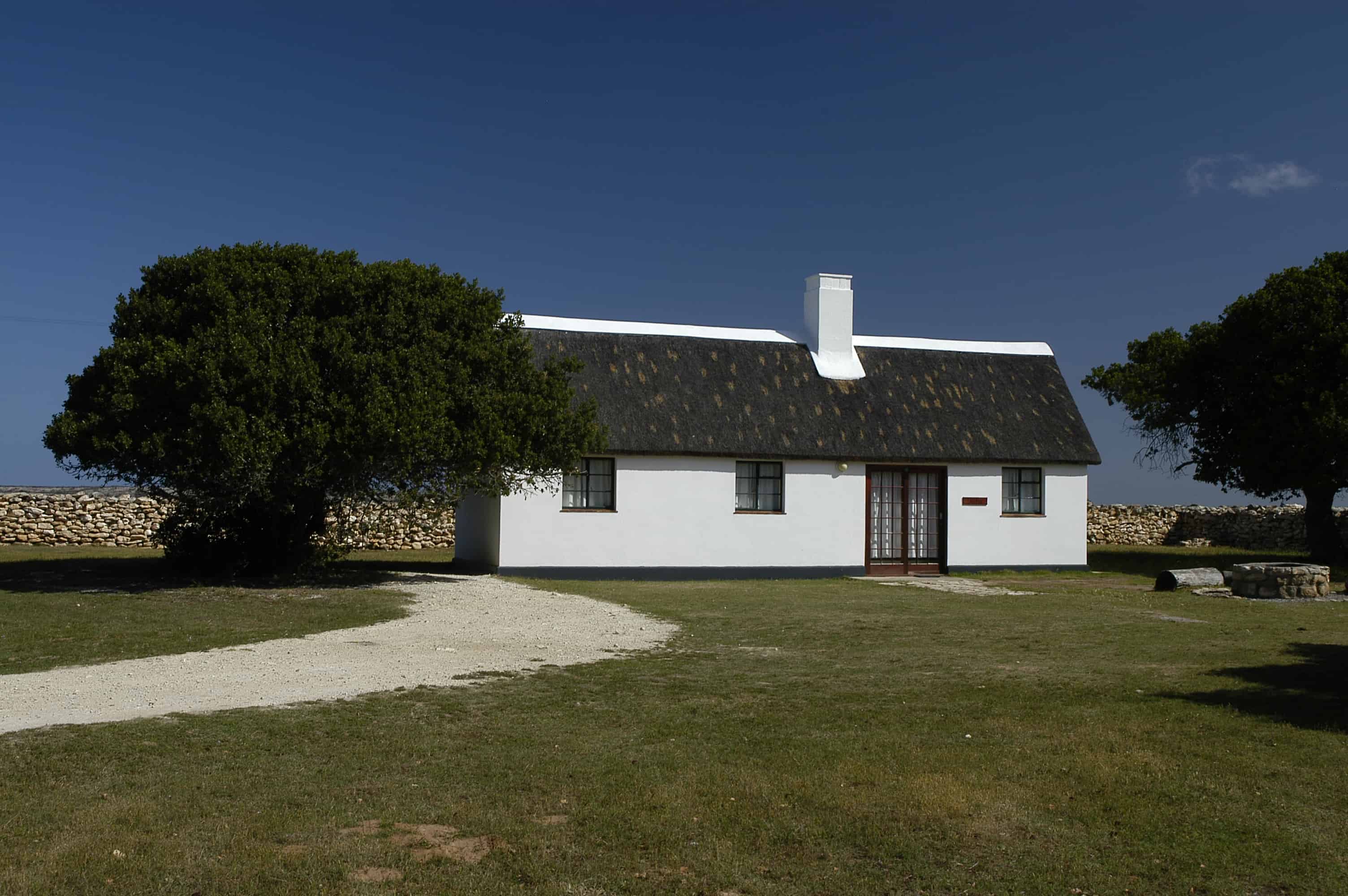 Accommodation-Equipped-Cottage-1