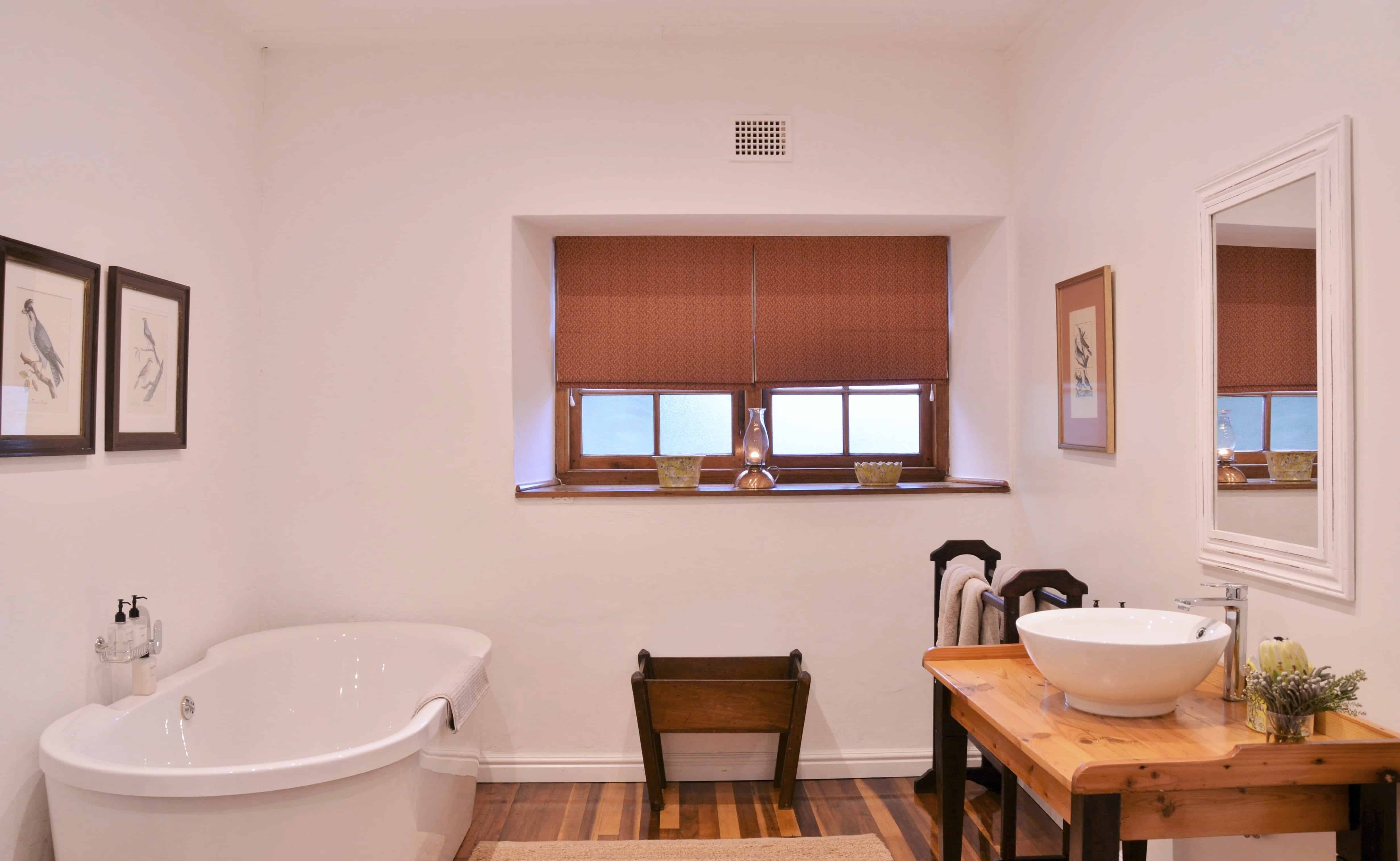 Accommodation-Fig-Tree-Suite-Bathroom-1
