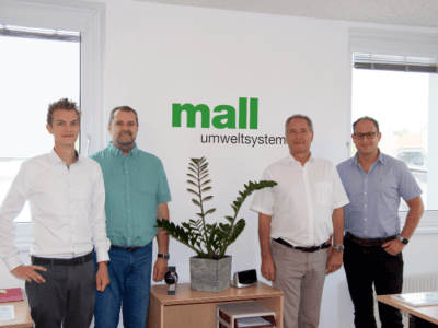 Foto: Auf dem Bild von links nach rechts: Henrik Zupanc, Ing. Karl Gasser, Vertriebsleiter Prok. Ing. Heinz Schnabl und Ing. Robert Glabutschnig. (Mall GmbH, Foto: Februar 2020)