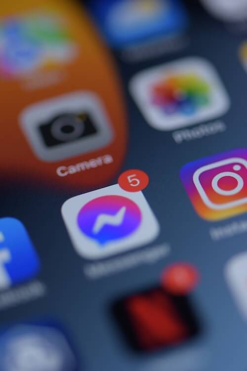 Fixing-Facebook-Messenger-Stories-Not-Showing-Up-or-Missing-on-iPhone-and-Android-Mobile-Phone