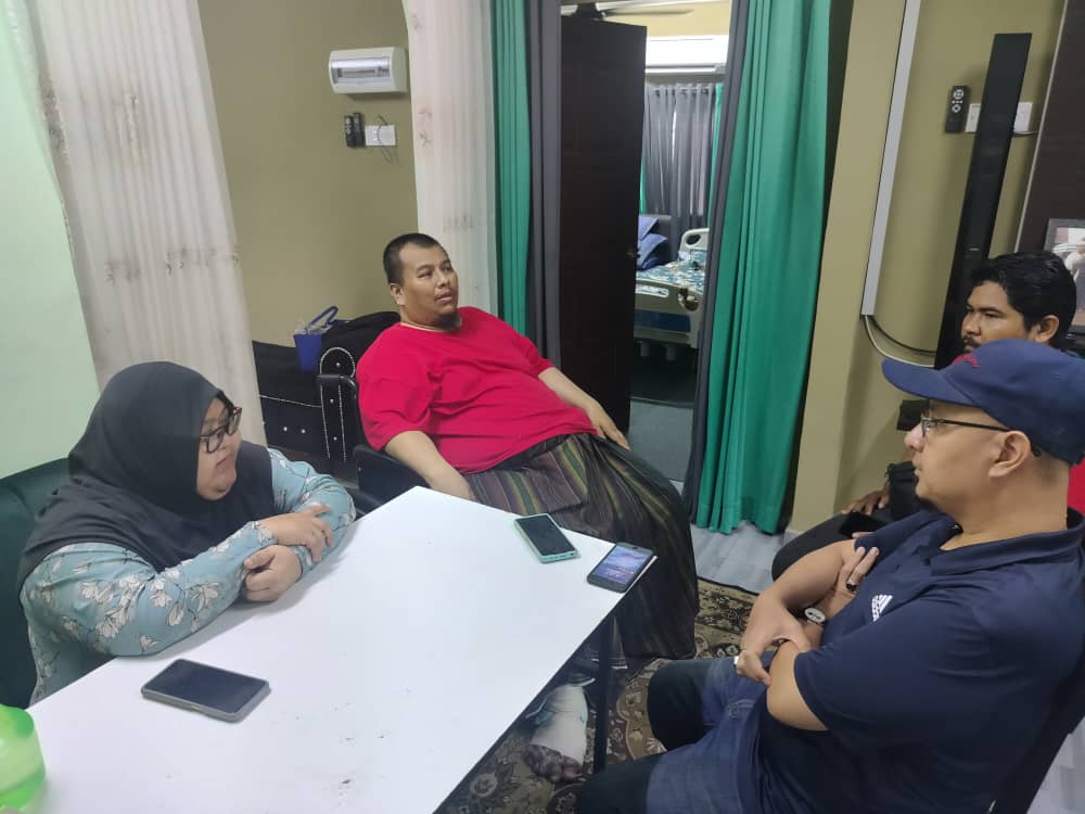 Tabung sumbangan untuk pesakit "kaki gajah" Padang Rengas