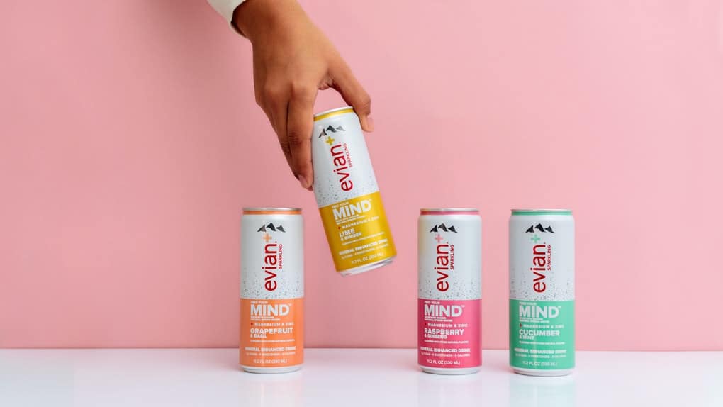 Nova água da evian+ é gaseificada, funcional e saborizada
