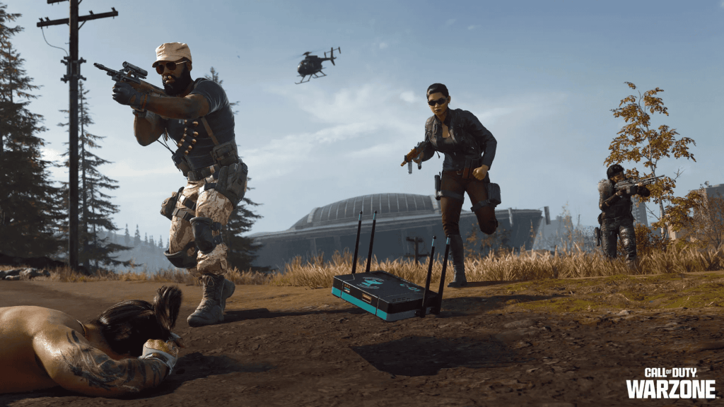 2 Operators running outside the Verdansk Stadium in Warzone