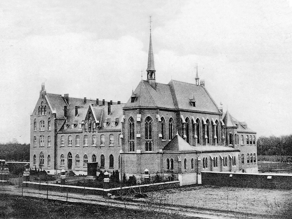 Specialised in ecclesiastical architecture: numerous churches and  monasteries in the Lower Rhine region were erected under Peter Heinrich  Schmitz’s (1831–1908) direction, such as the abbey at Mariendonk near  Grefrath 