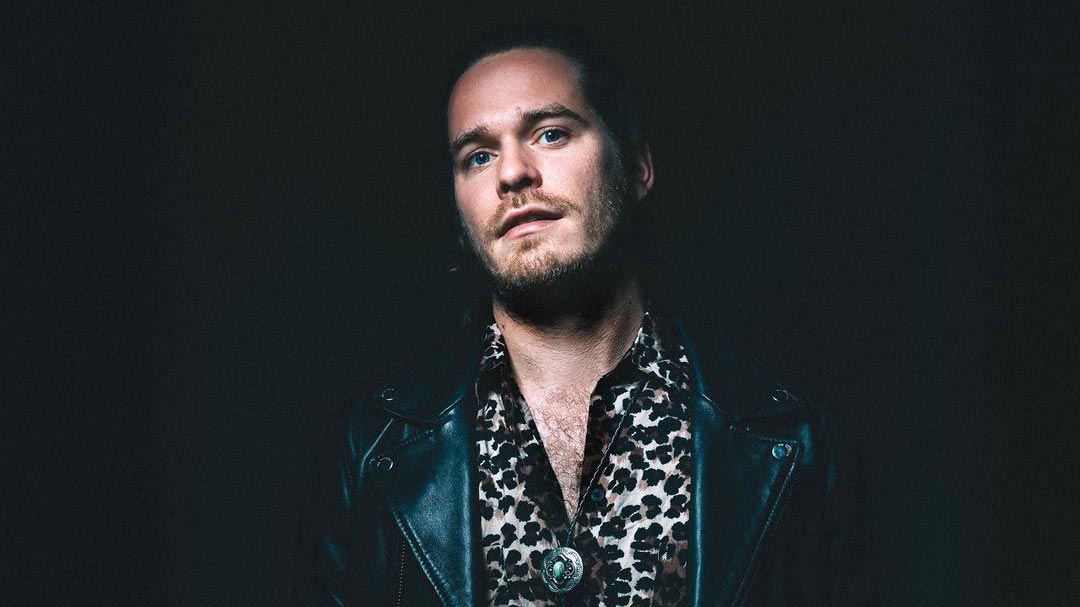 L'esthétique seventies de Tim Ayre rencontre la modernité du Parisien Montmartre