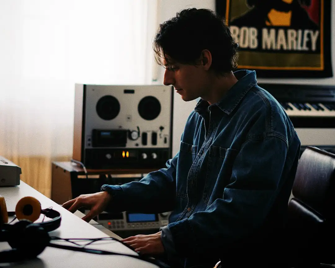 Découverte : Cherokee revient, sept ans après, avec Sampled Moods Vol. 2