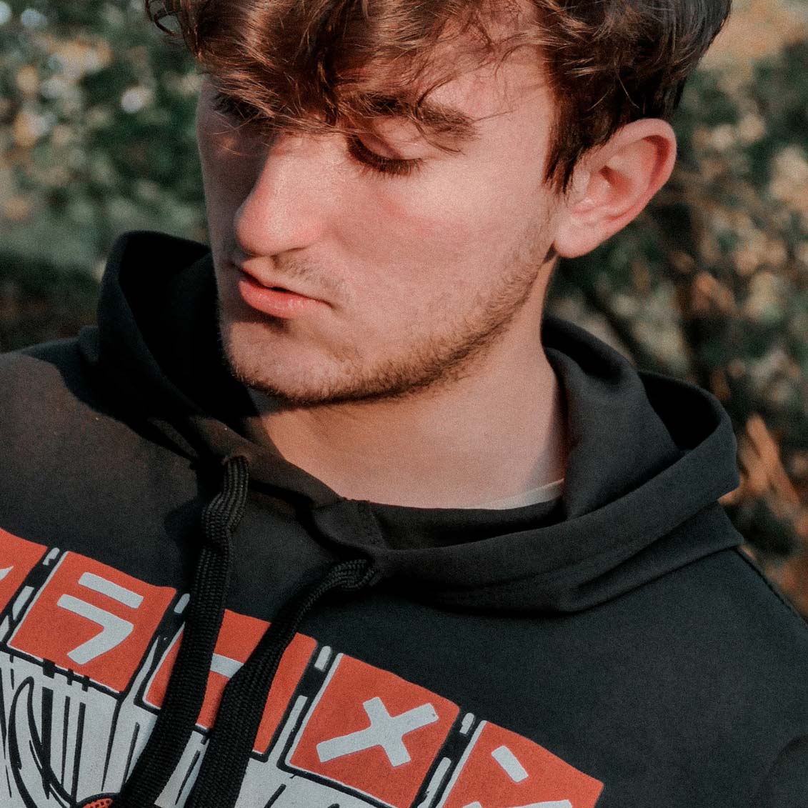Artiste prodigieux et nouveau visage de la French Touch, Alex Keeper dévoile "Broken"