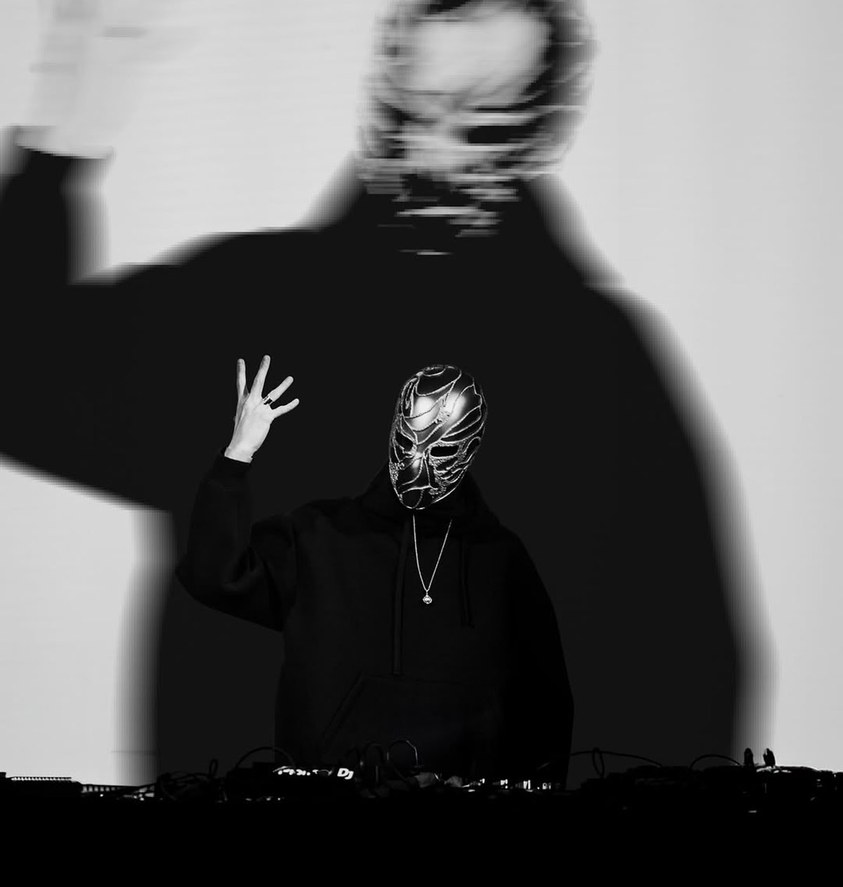 Nouvelle année, nouveau single : MR TOUT LE MONDE est de retour avec "If The Moon Could Talk"