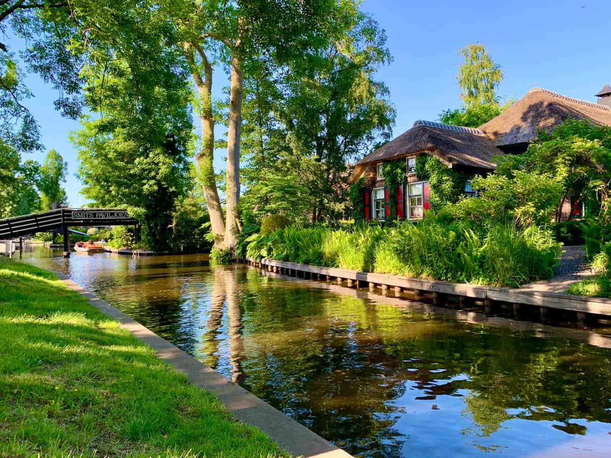 Read more about the article Car-Free Europe: Discover the Magic of Destinations Without Cars