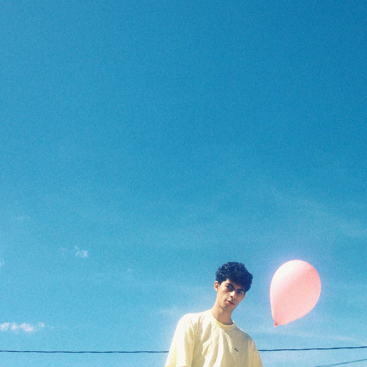 Kedam revient avec le titre "Night Out", un an après le succès de "Shy Girl"