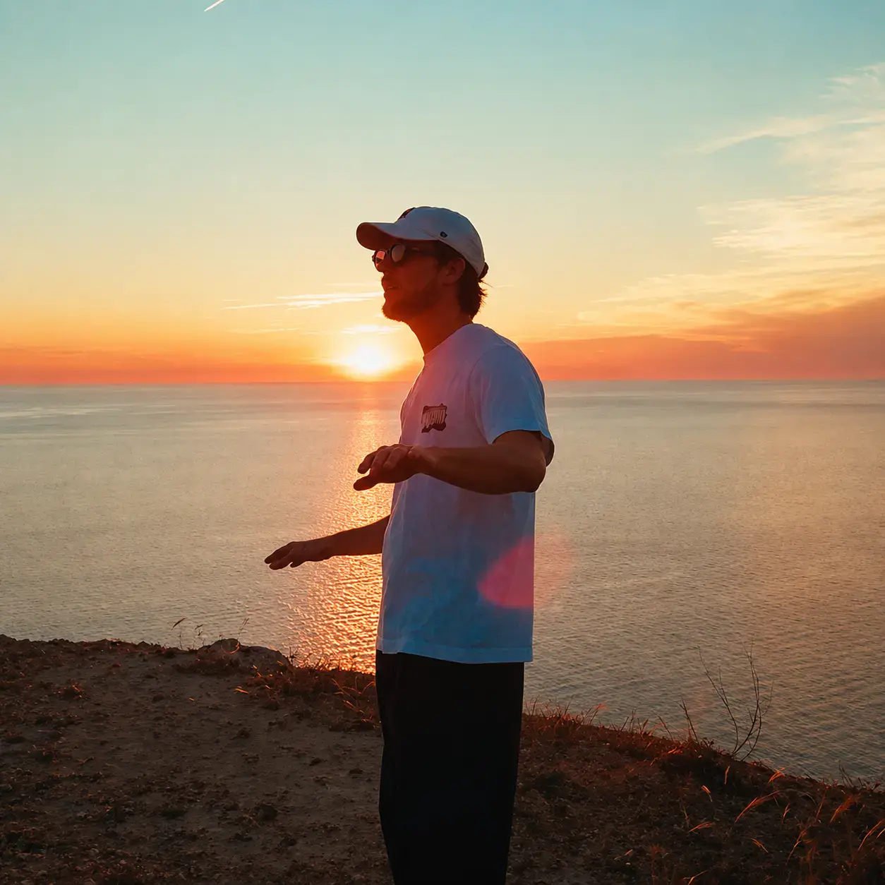 Le son viral du moment : Mizmo lâche "Hello (The Sun Is Up Where Are You)" et ça s'emballe
