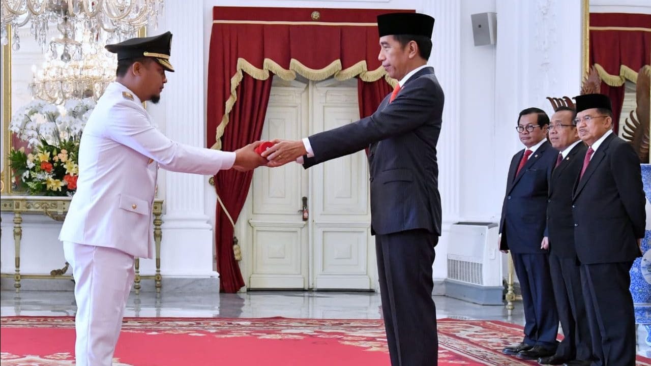 Jokowi Lantik Andi Sudirman Sulaiman