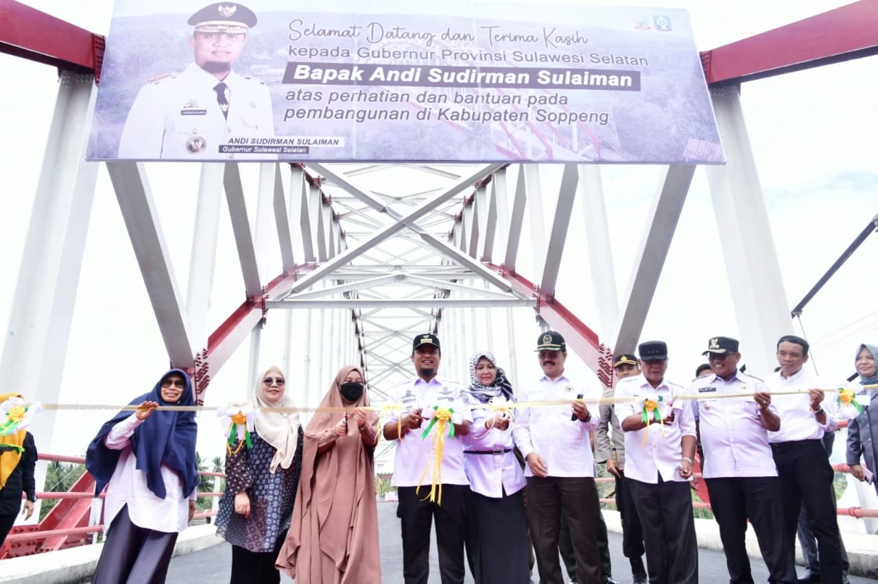 Diresmikan Gubernur, Jembatan Pacongkang Soppeng Pakai Teknologi Canggih 