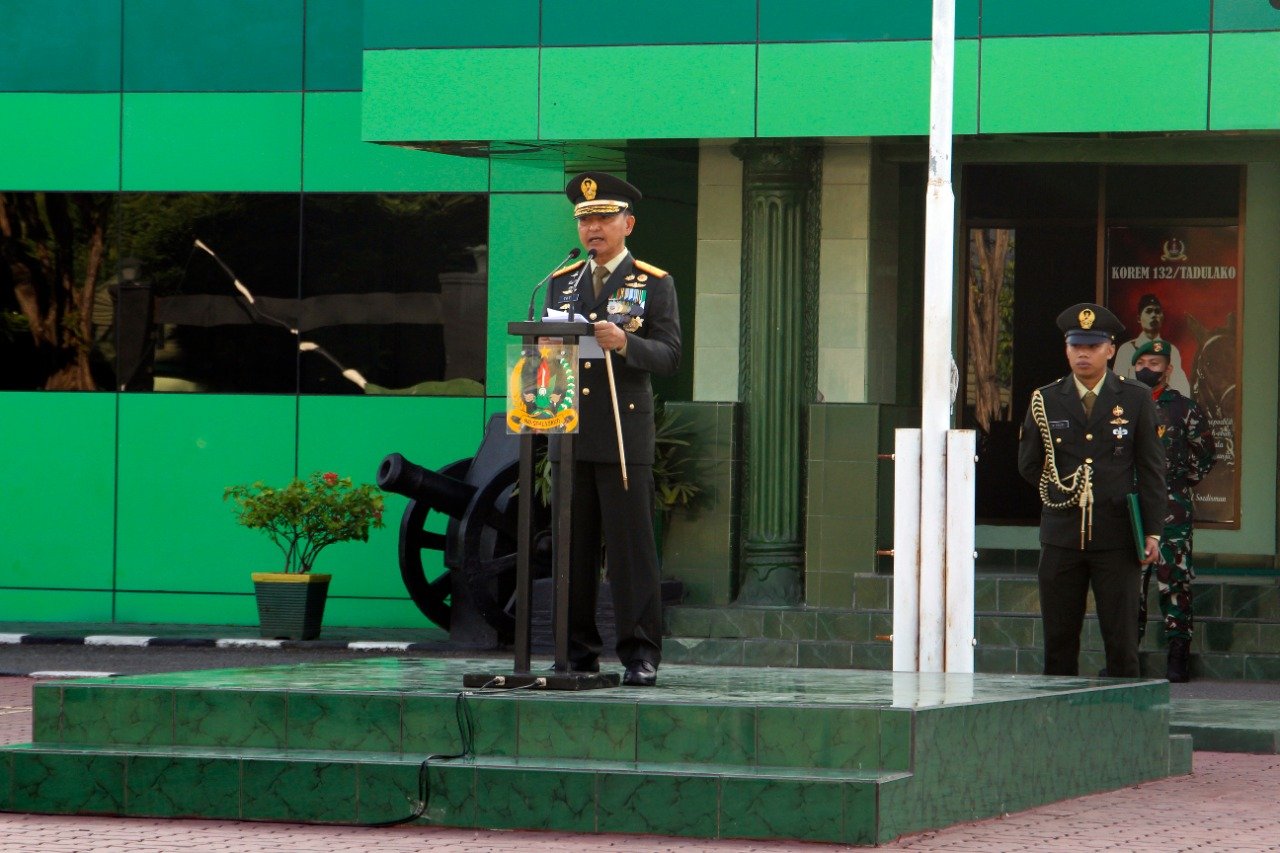 Upacara Peringatan Hari Pahlawan