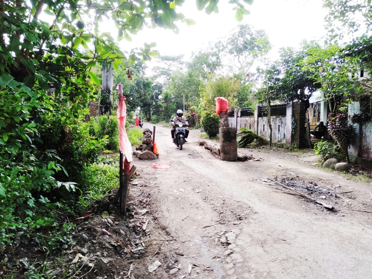 Warga Raja – raja Gowa Keluhkan Akses Jalannya Rusak