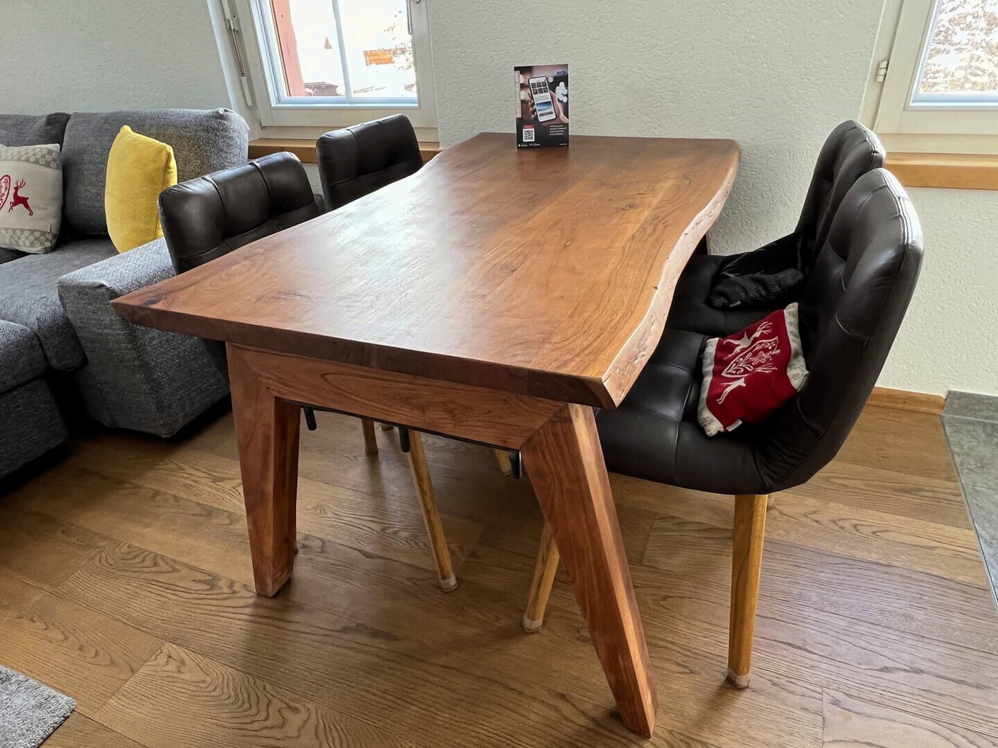 Esstisch 2 Zimmer Apartment Haus Vira