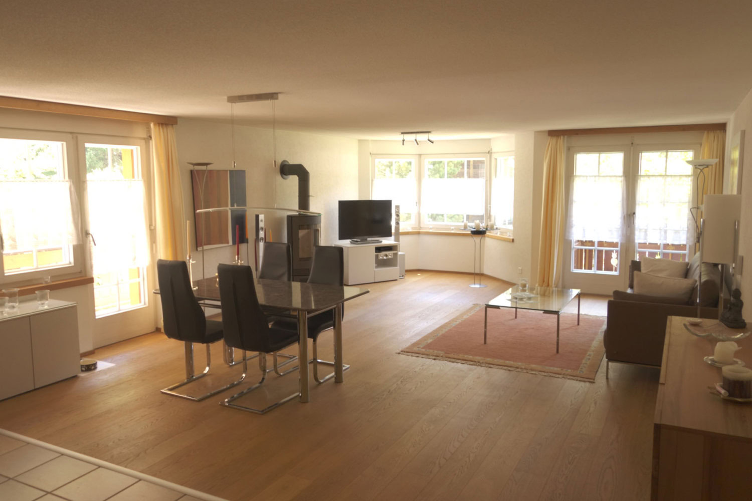 Esstisch 3 Zimmer Apartment Haus Vira