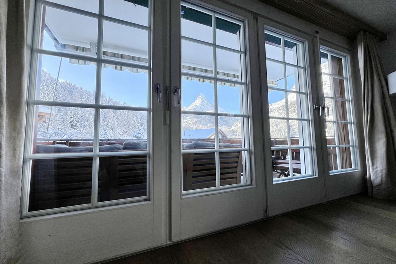 Fensterfront 2 Zimmer Apartment Haus Vira