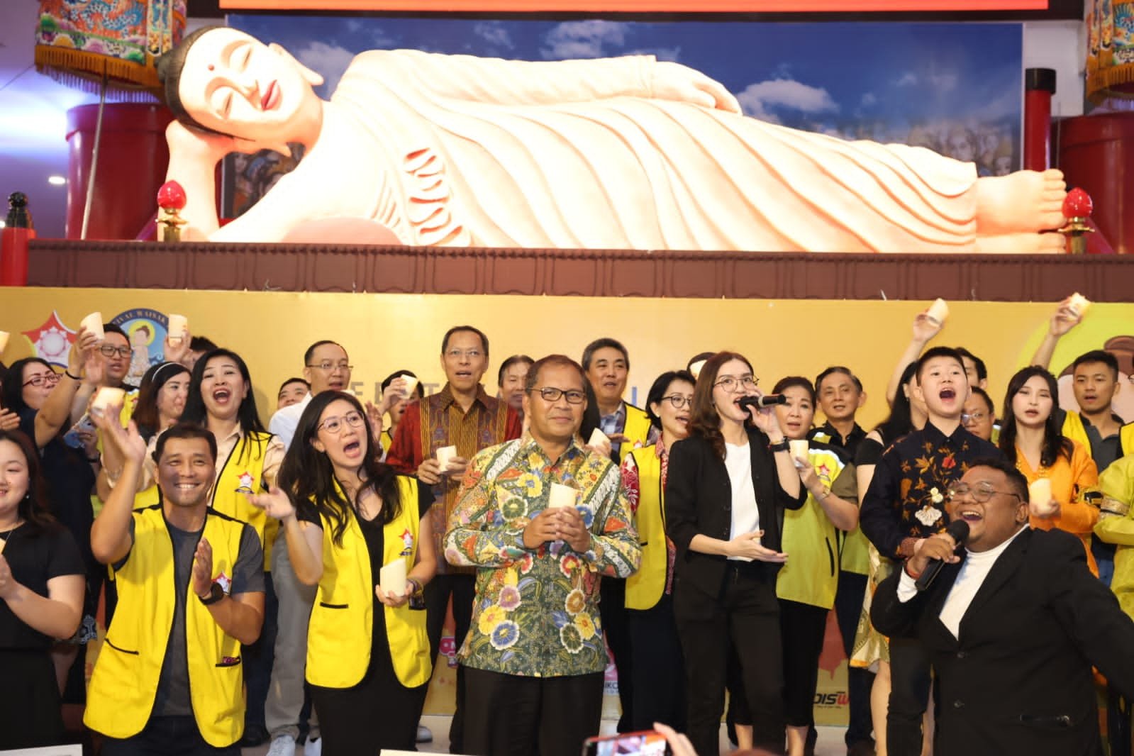 Hadiri Festival Waisak 2023, Danny Pomanto: Mari Kita Perkuat Toleransi!