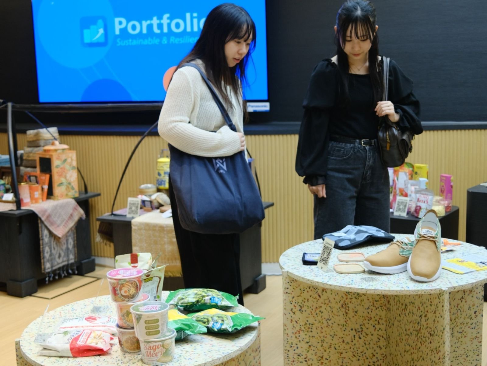 Produk Olahan Sampah Plastik Bernilai Guna Mendunia, Mitra Binaan PLN Curi Perhatian di World Expo 2025 Jepang