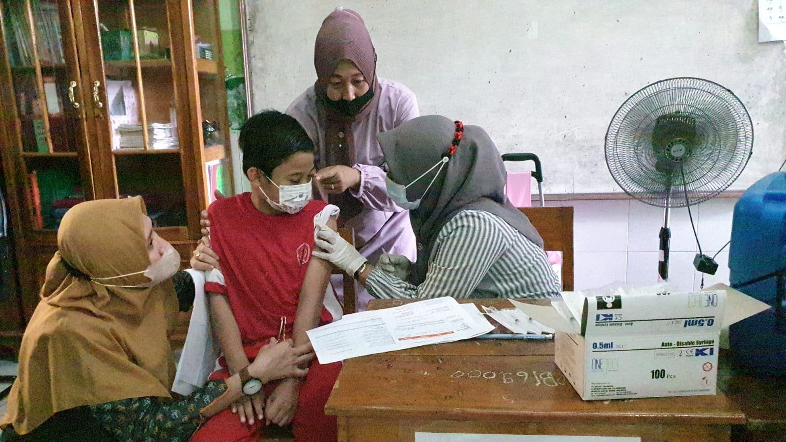 Lurah Mannuruki Pantau Vaksinasi