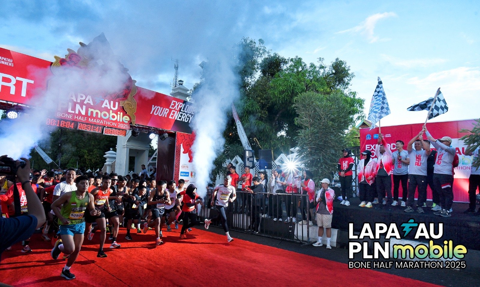 Momen Hari Pelanggan Nasional, Lapatau PLN Mobile Bone Half Marathon 2025 Berhasil Ajak Pelari Kurangi Emisi 8.380 Kg CO2