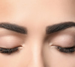 Augenbrauen Schattierung nachher