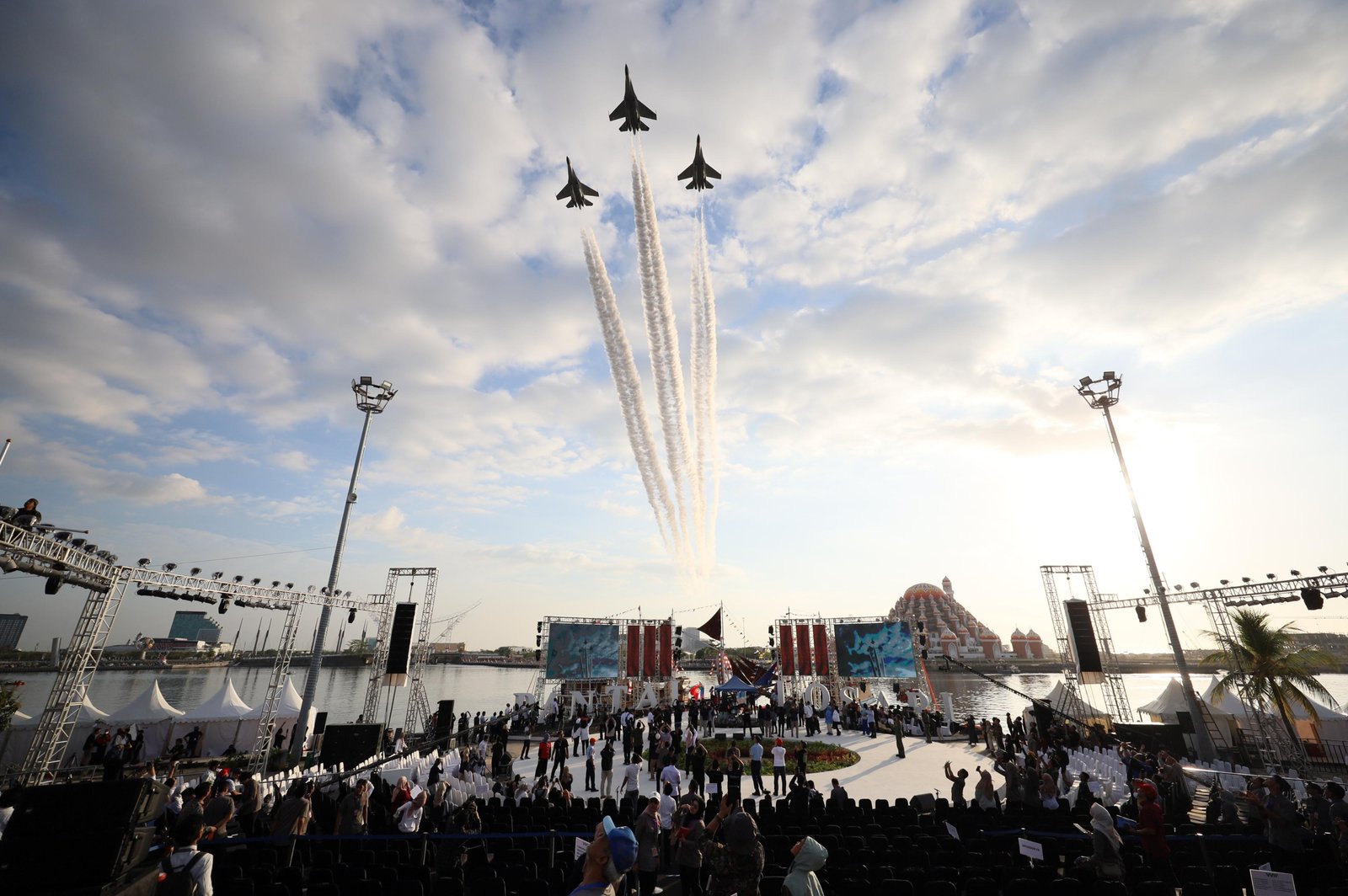Atraksi Flypass TNI AU Buka Rangkaian Makassar F8 