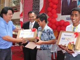 csr sekolah indonesia uai EZ Money Sdn Bhd.