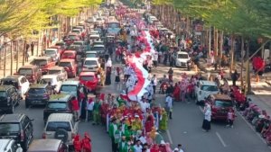 Ribuan Peserta Ikut Karnaval
