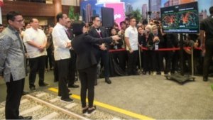 Presiden Jokowi Tinjau Pameran Hub Space di JCC