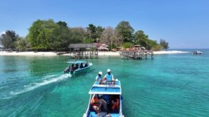 PLN Hadirkan Harapan di Pulau Samalona, Sinar Terang dari SuperSUN untuk Pariwisata Hijau Berkelanjutan