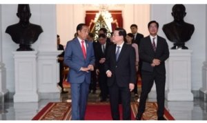 Terima Kunjungan Chief Executive Hong Kong, Presiden Bahas Investasi hingga Perlindungan WNI