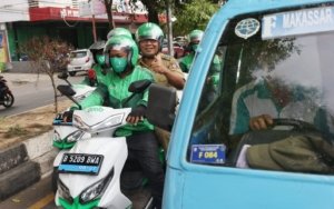 Naik Grab Menuju Dukcapil