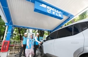 Kendaraan Listrik Kian Diminati, PLN UID Sulselrabar Siap Layani dengan SPKLU dan Layanan Home Charging Service