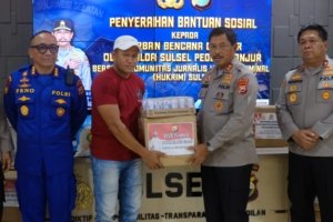 Kapolda Sulsel Lepas Bantuan