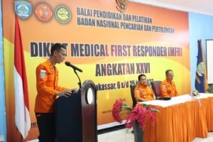 Deputi Operasi dan Siaga Basarnas Buka Diklat Medical First Responder (MFR) di Makassar