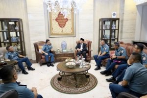 Laksma TNI Ivan Gatot Kunjungi Wali Kota Makassar