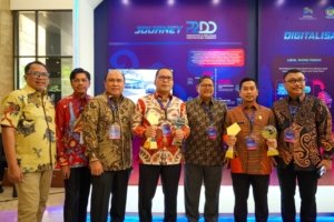 Kota Makassar Terima Penghargaan TP2DD 2023 
