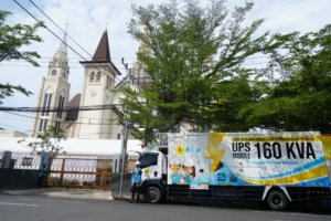 Direksi PLN Tinjau Langsung Gereja Katedral Makassar dan Posko Siaga Pastikan Keandalan  Listrik