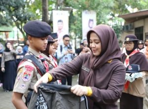 Lepas Tim Pramuka Makassar Wakili Sulsel, Fatmawati Rusdi Target Juara