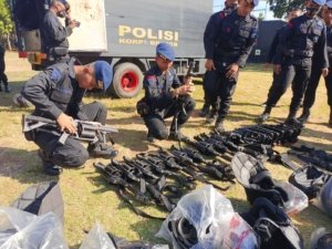 Satbrimob Polda Banten Siapkan Peralatan Pengamanan Unjuk Rasa