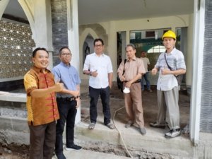 Kepala LLDIKTI Renovasi Masjid