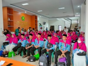 Kouta Cadangan, 54 Jemaah Calon Haji Asal Kabupaten Sidrap Diberangkatkan