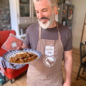 Pablo con el delantal del escuadrón sibarita