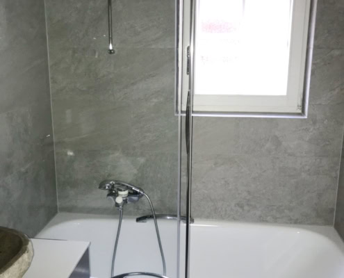 Badewanne in 3 Zimmer Apartment Haus Vira